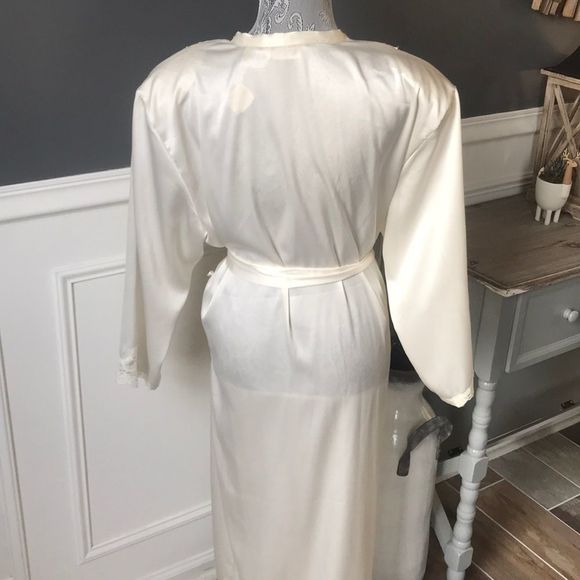 Gold Label VINTAGE VICTORIAS SECRET ROBE - Picture 6 of 16